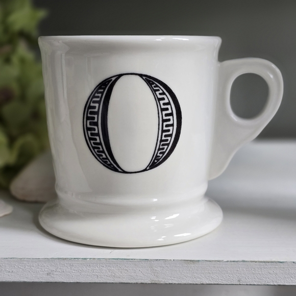 Anthropologie Monogram L-O-V-E Mug set - Picture 3 of 11